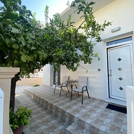Kira's House Rhodes Town Holiday home *