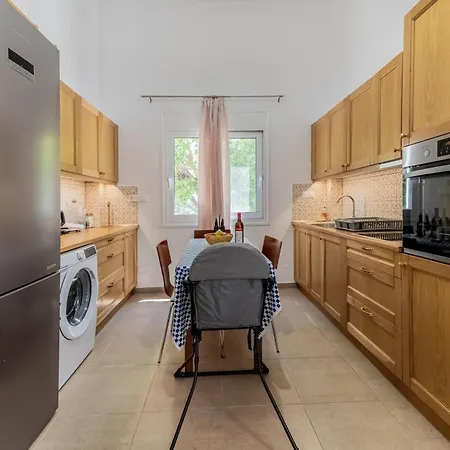 Kira's House Rhodes Town Holiday home